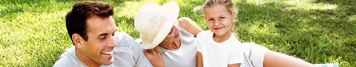 a photo of a family picnicing